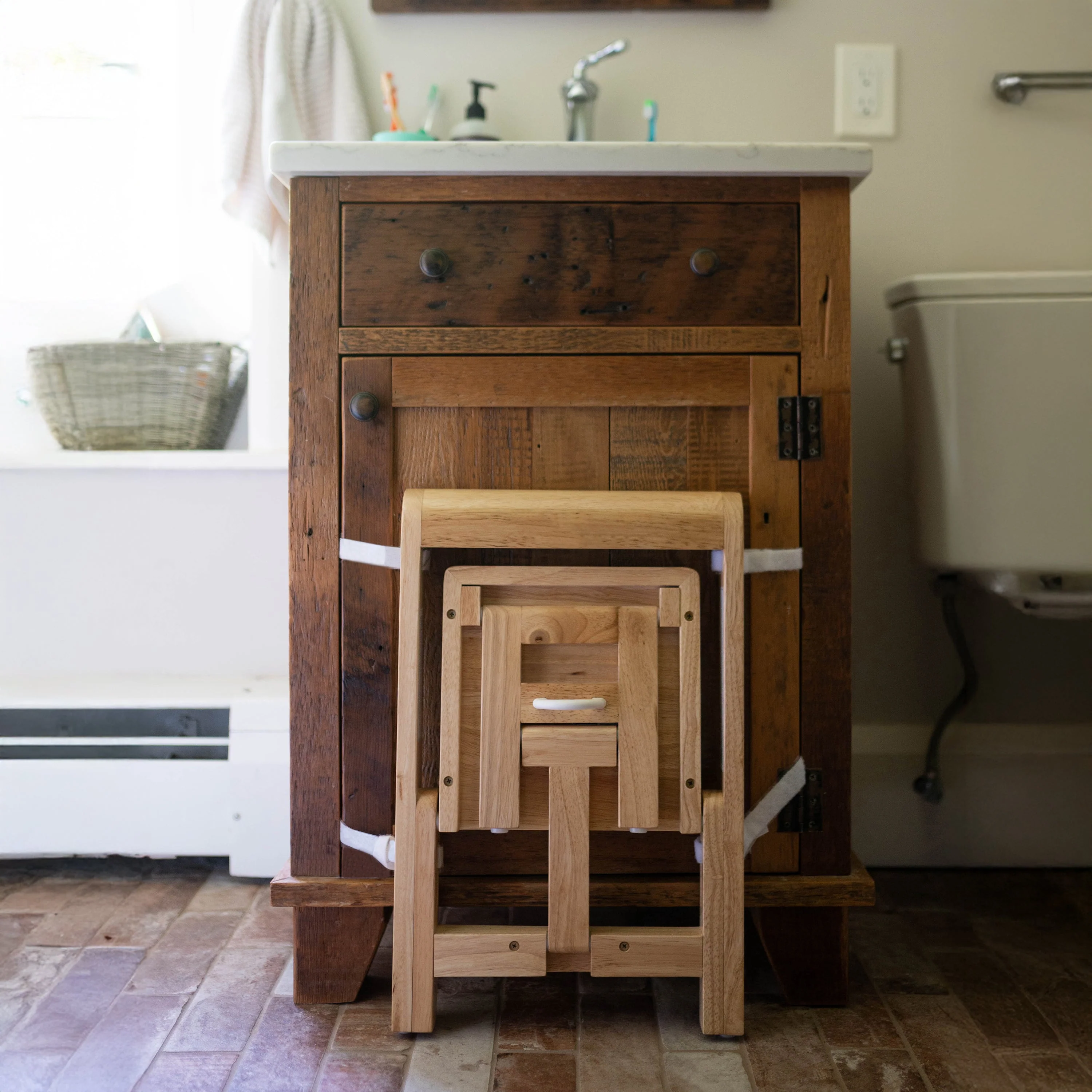 Busy Kids Fold 'N Store Step Stool - Image 3