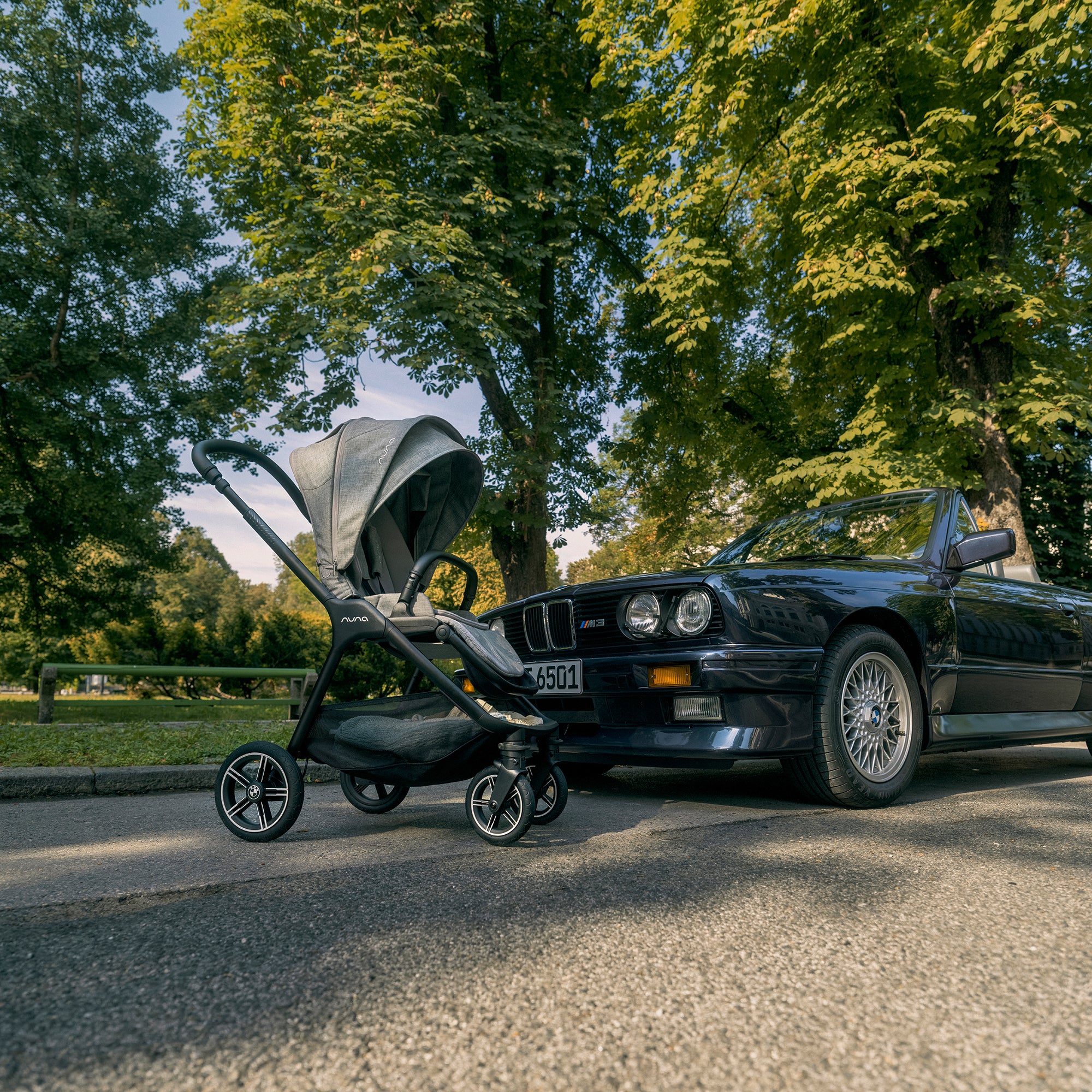 Nuna BMW Collection TRIV Next in Graphene - Image 3