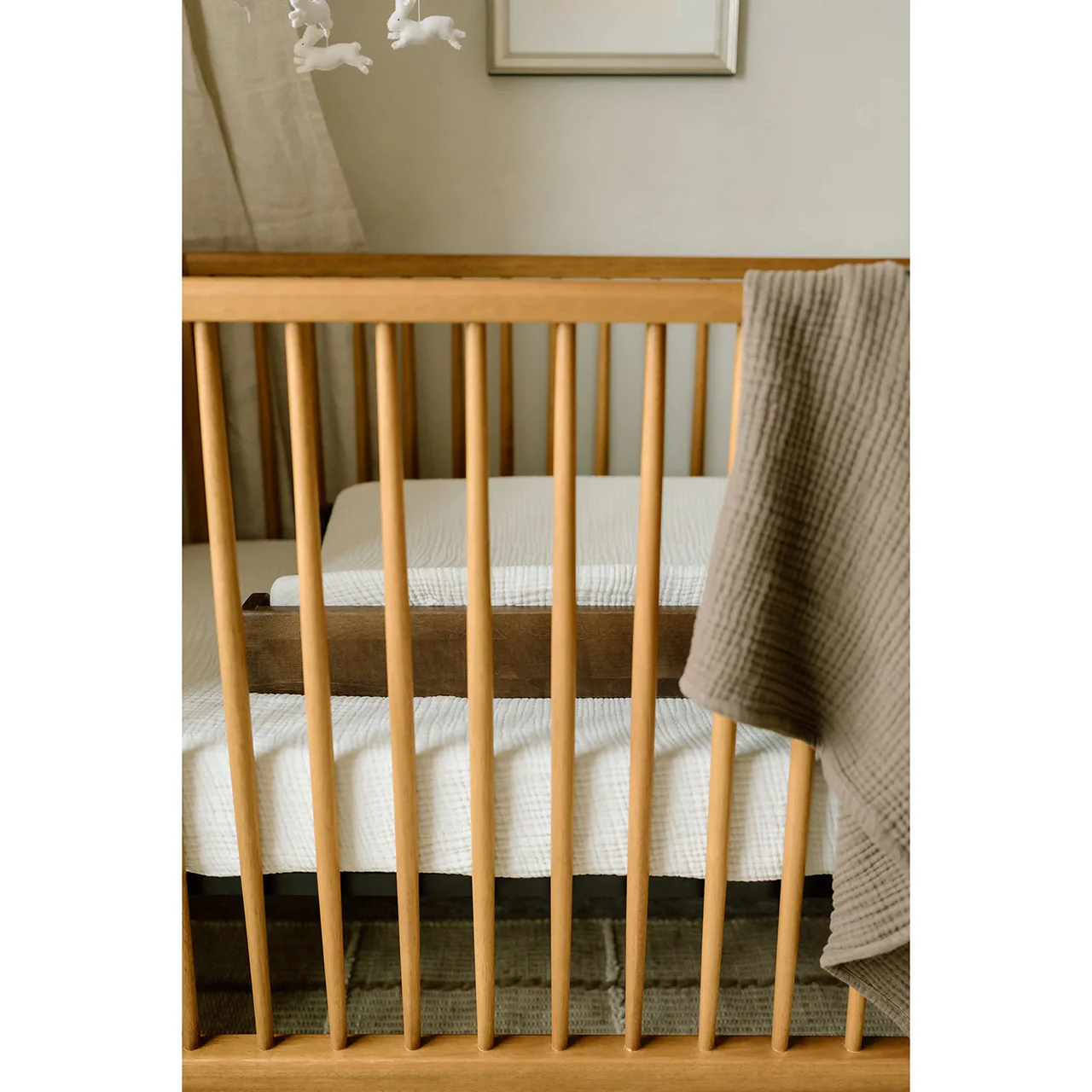 Oilo Fable Changing Pad Cover- Eggshell Organic 4 Way Muslin - Image 5