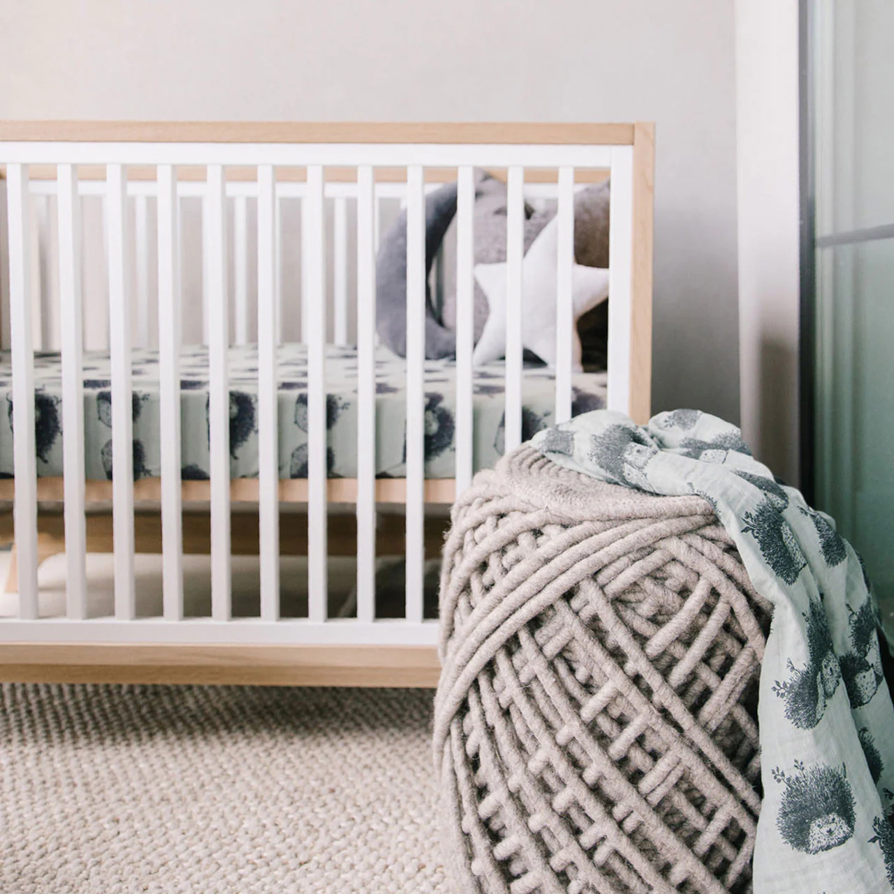 Oilo Hedgehog Jersey Crib Sheet - Image 3
