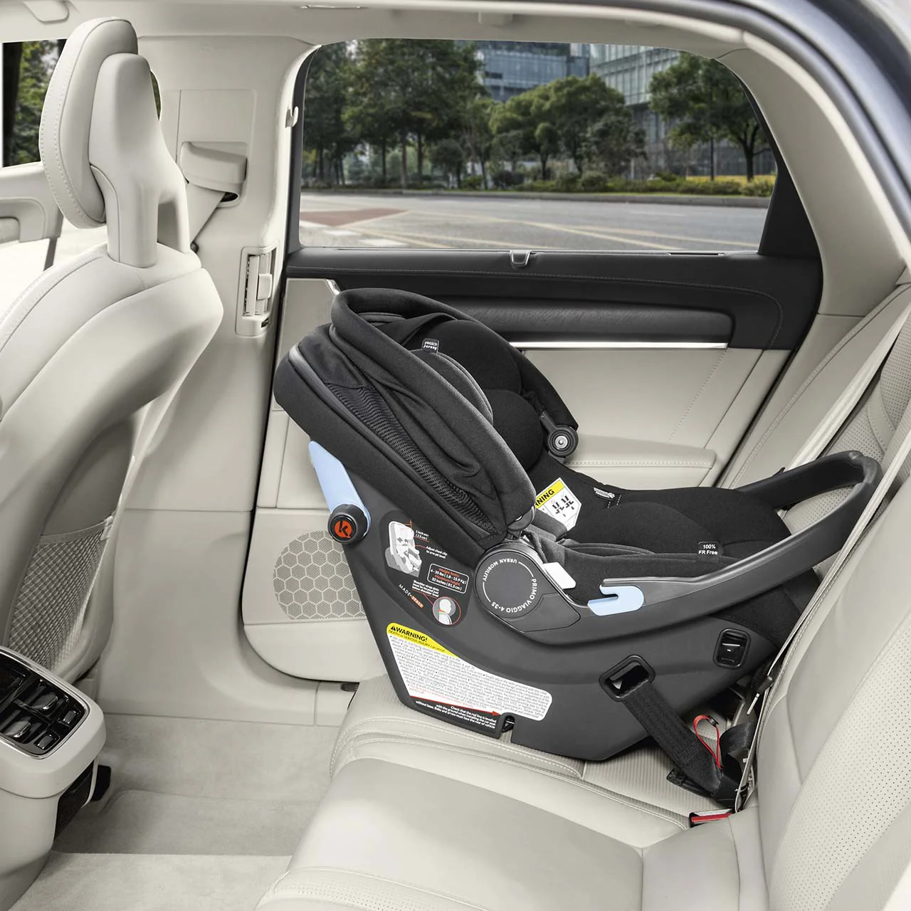 PEG Primo Viaggio Urban Mobility in True Black - Image 15