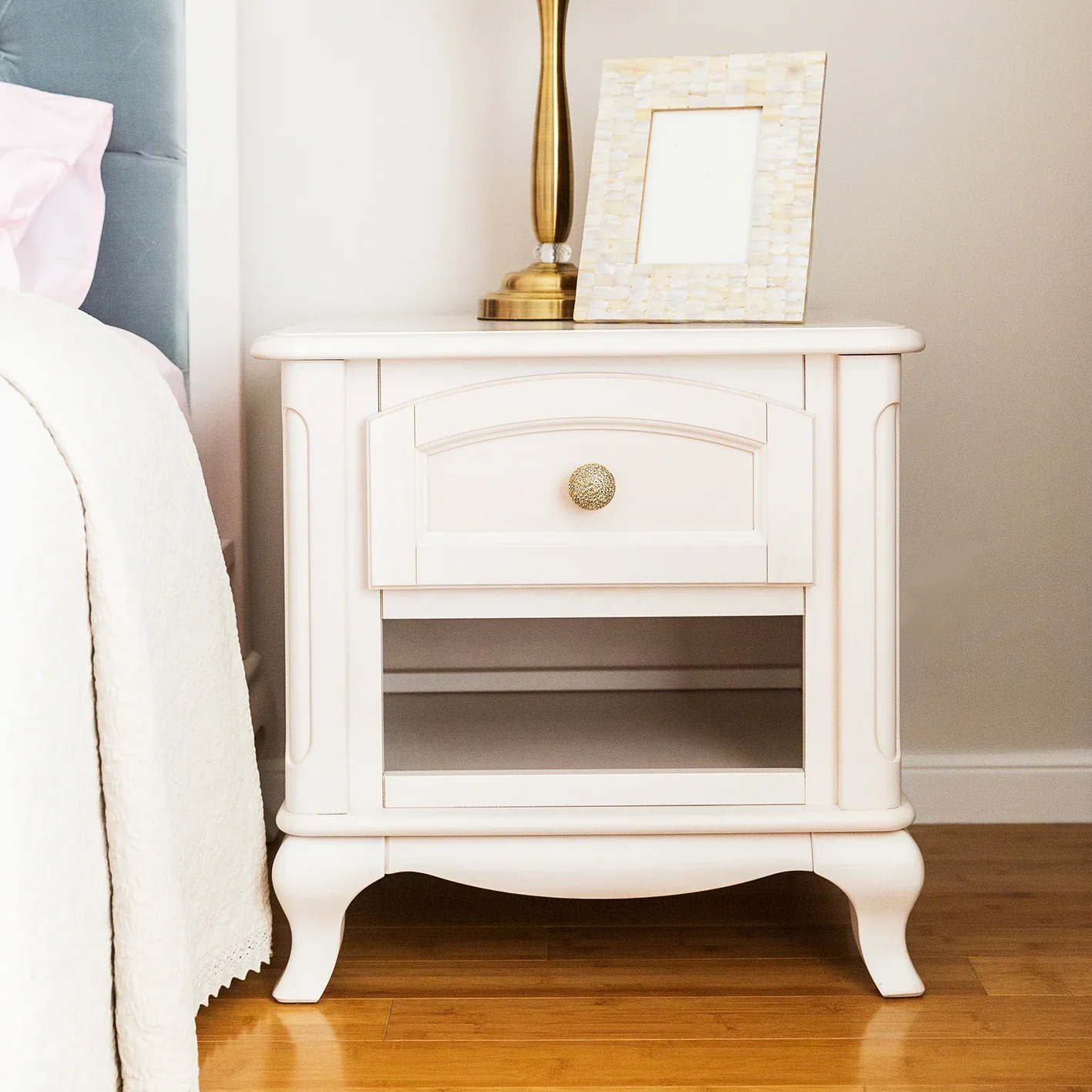 Romina Cleopatra Nightstand - Image 7