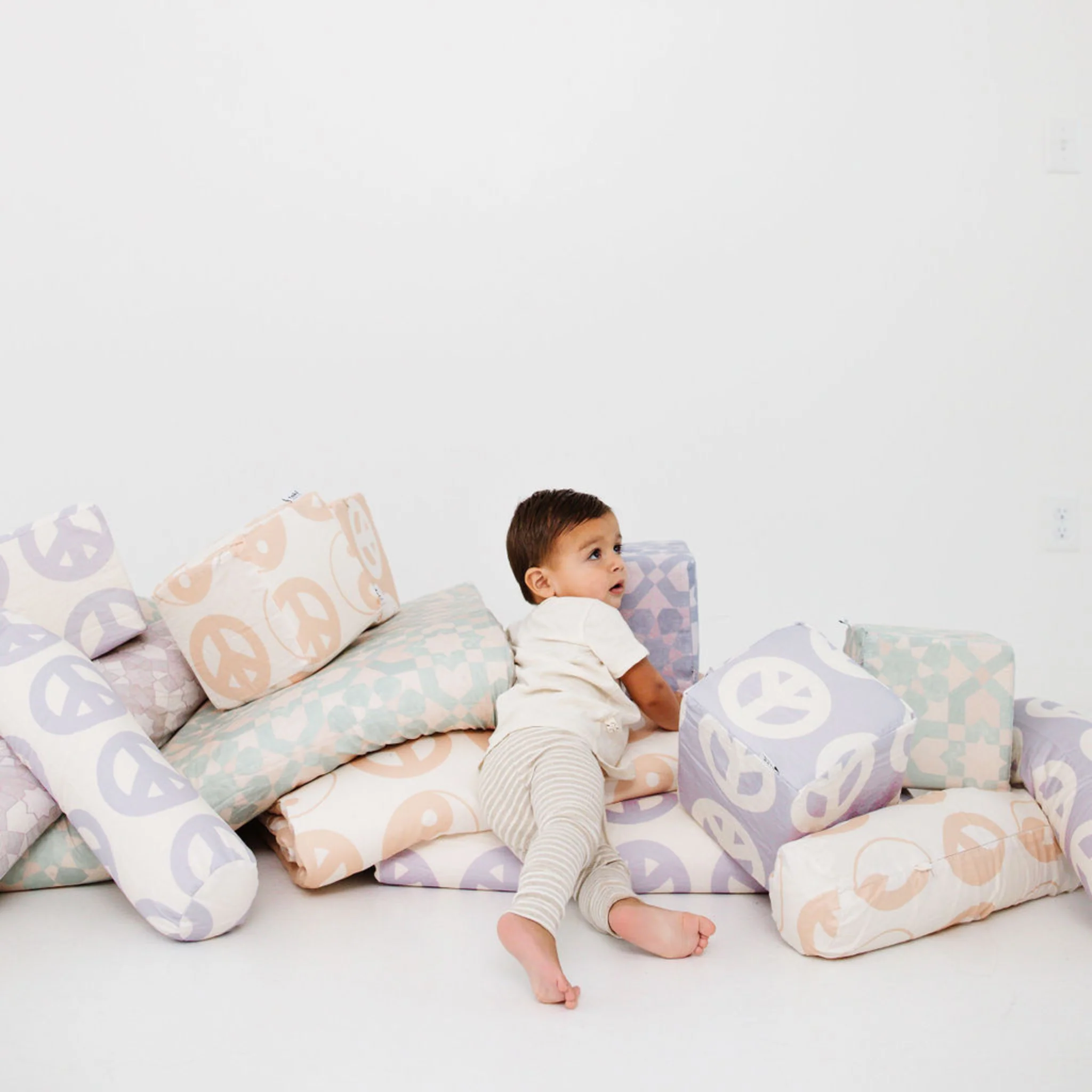 Toki Kids White Yin Yang Support Pillow - Image 9