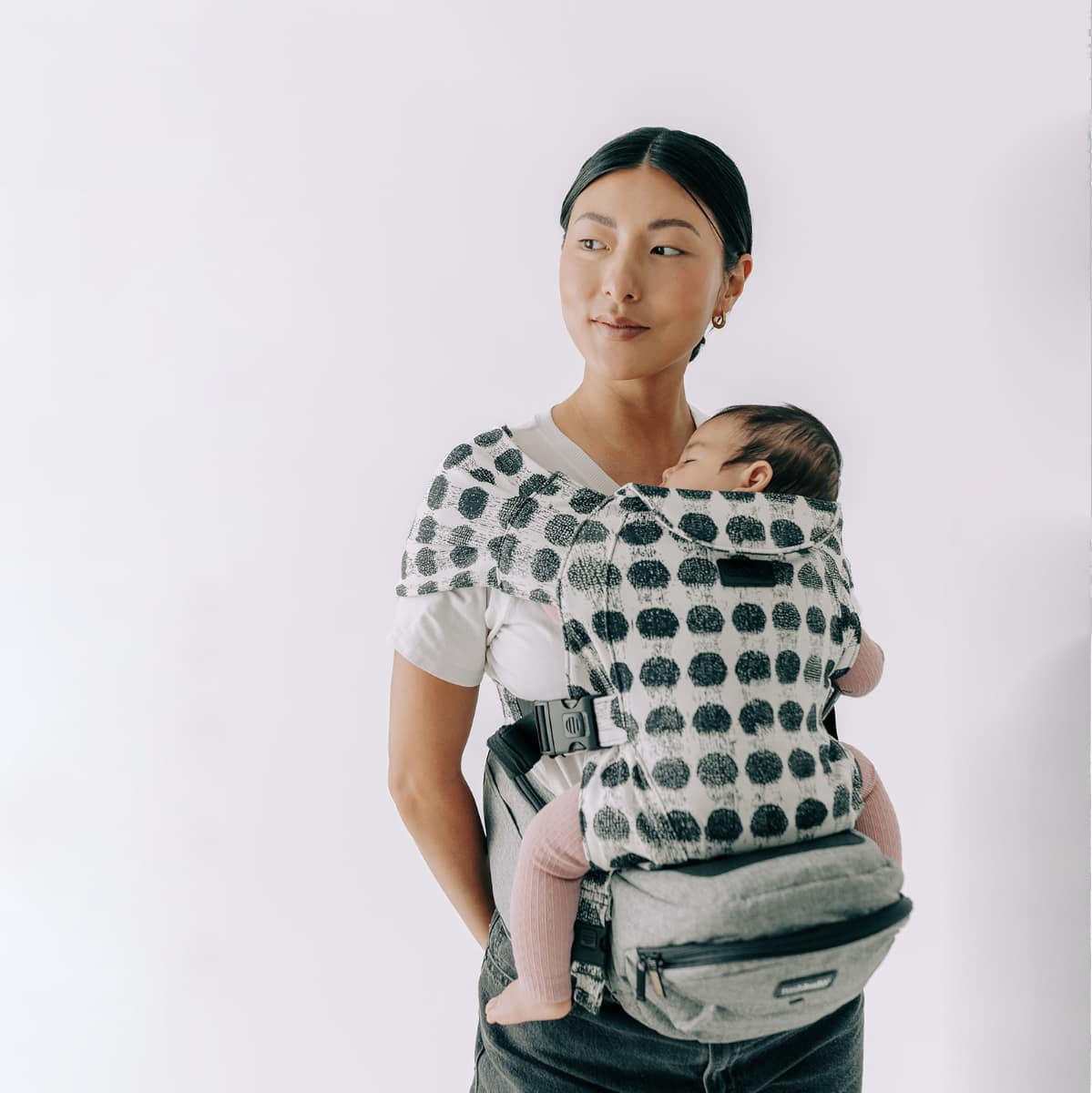 Tushbaby Hip Seat Hands-Free Attachment - Image 103