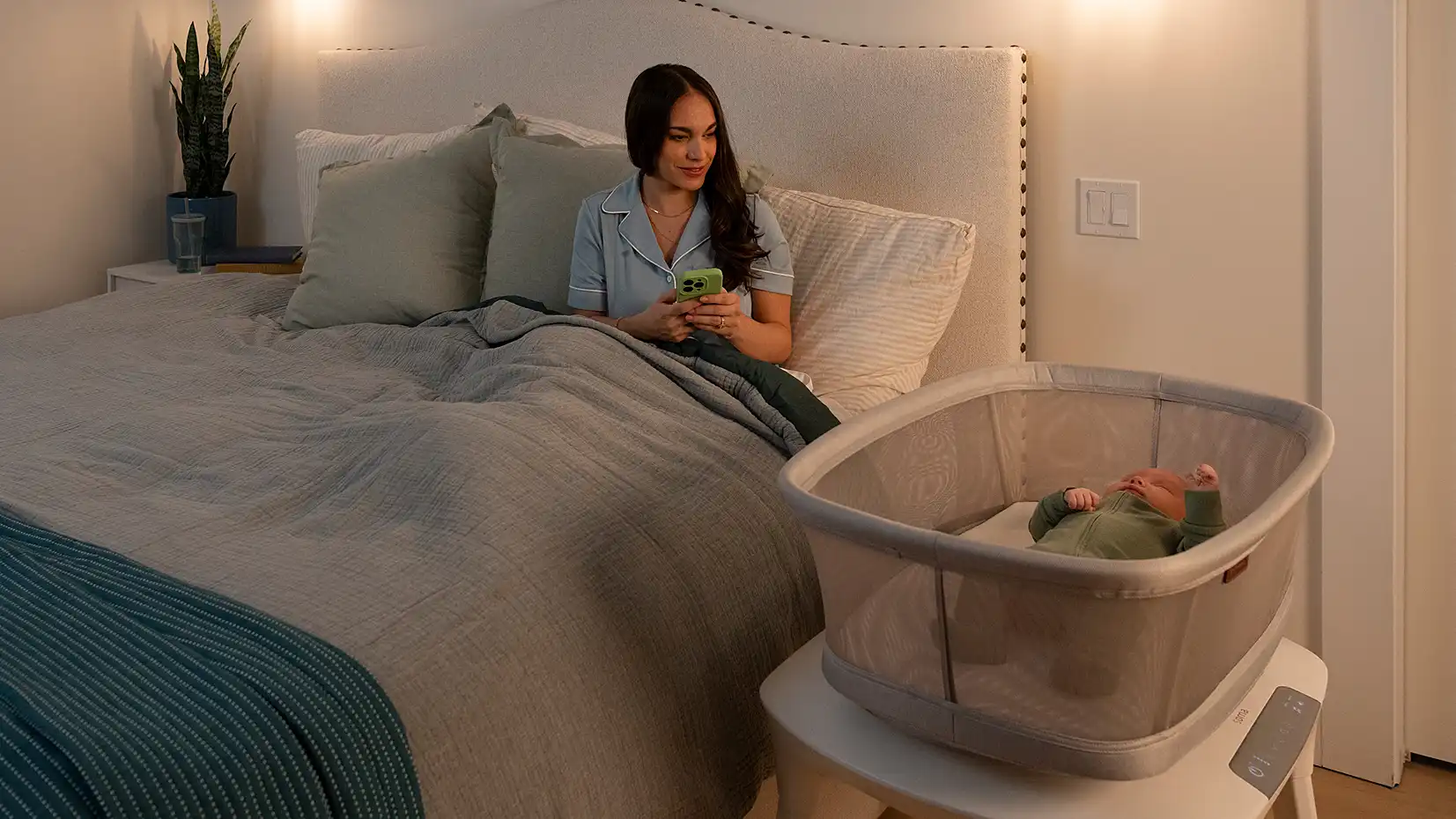 UPPAbaby Soma Smart Bassinet - Charlie - Image 3